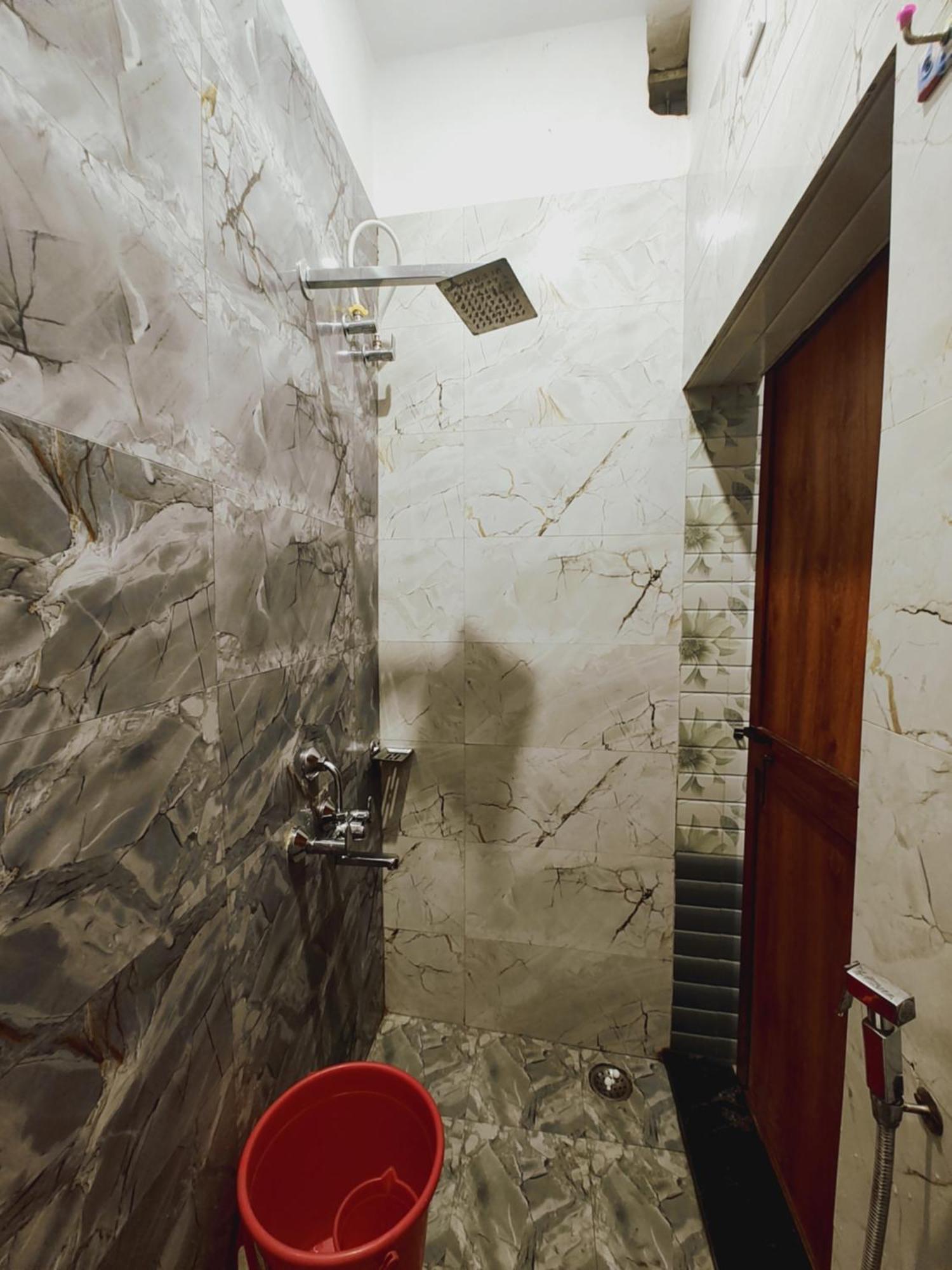 Shree Radhe Inn Near Ram Janam Bhumi Ayodhya エクステリア 写真